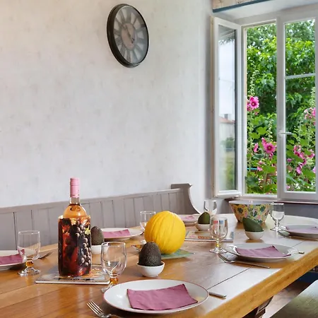 Hébergement de vacances La Meilleraie Jardin Terrasse